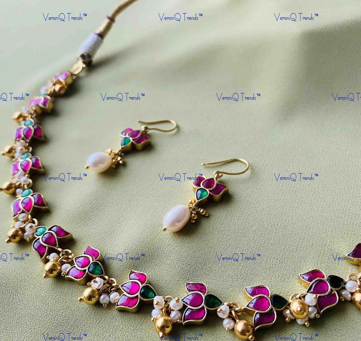 VeroniQ Trends-Lotus Floral Kundan Polki Choker Necklace Polki-Gold Plated-Wedding Jewellery-Punjabi Jewellery-South Indian-Thappa Jewellery