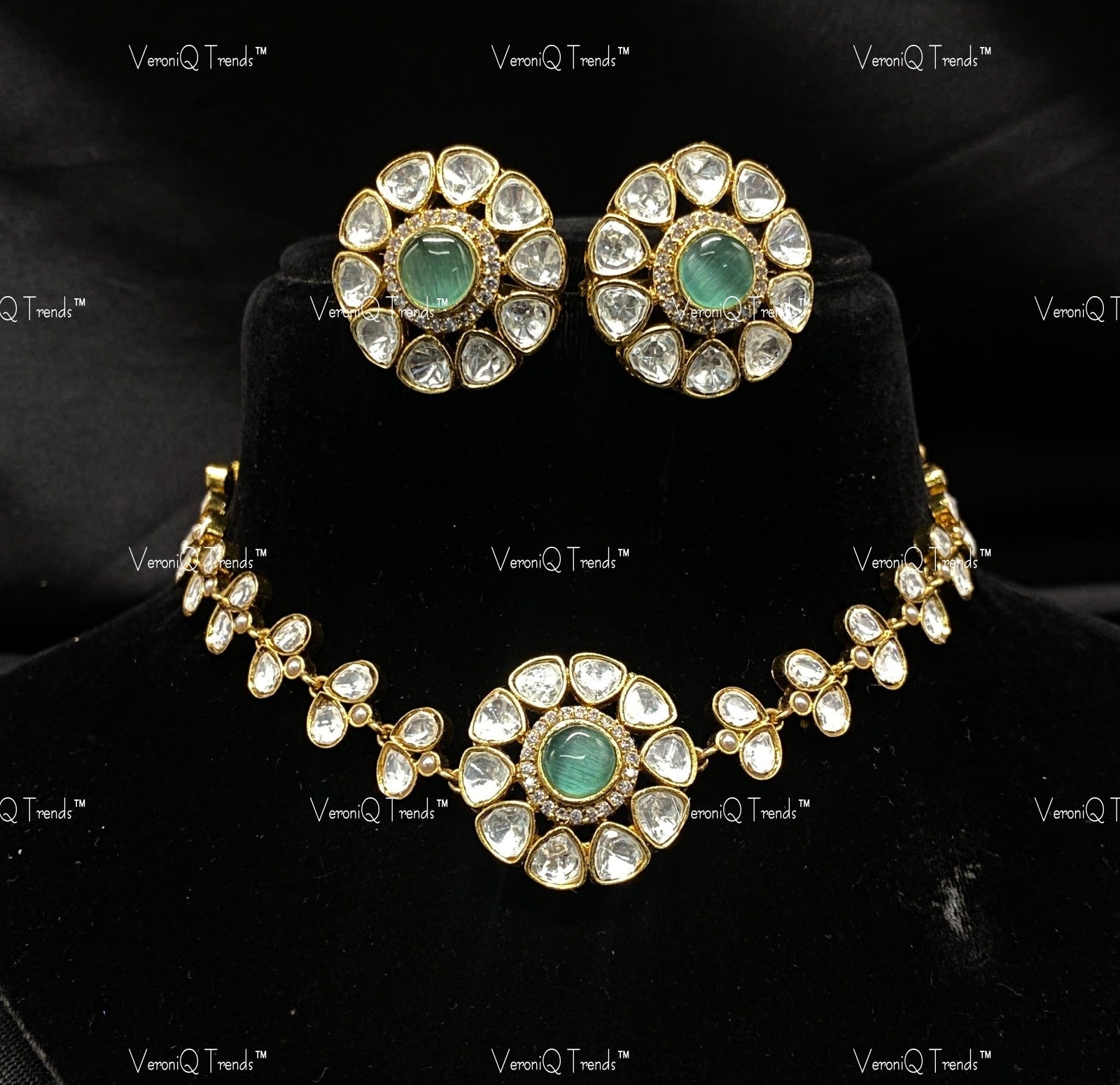 VeroniQ Trends-Elegant Gold Plated Kundan Choker Necklace Kundan-Gold Plated-Wedding Jewellery-Punjabi Jewellery-South Indian-Thappa Jewellery