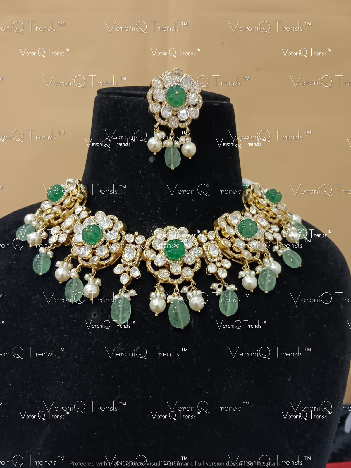 VeroniQ Trends-Beautiful Victorian Emerald And Polki Choker Silver Necklace 92.5 Silver Moissanite Diamond Polki-Emerald Stone-Gold Plated-Wedding Jewellery-Punjabi Jewellery-South Indian-Thappa Jewellery