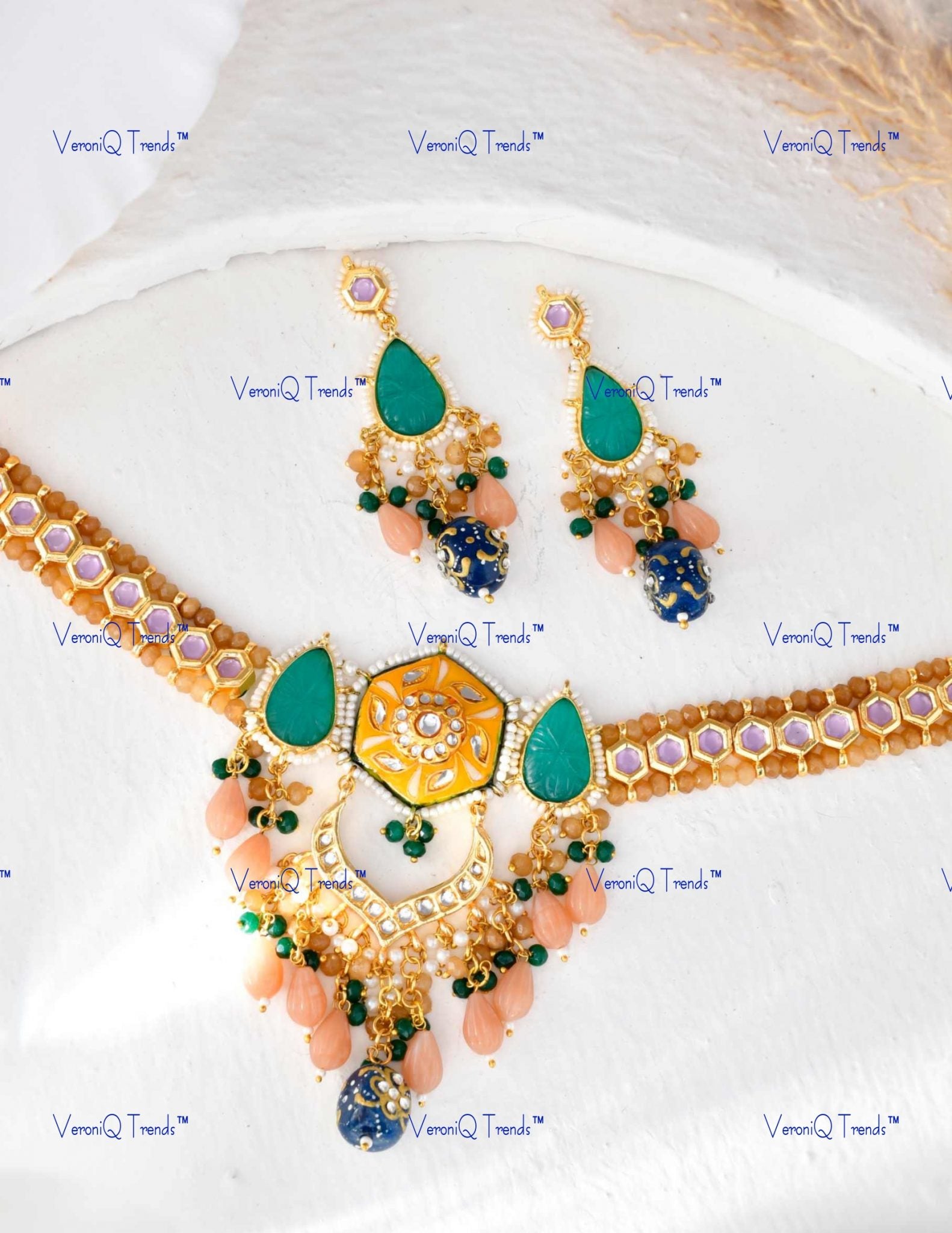 VeroniQ Trends-Beautiful Gold Plated Kundan And Meenakari Choker Necklace Kundan-Gold Plated-Wedding Jewellery-Punjabi Jewellery-South Indian-Thappa Jewellery