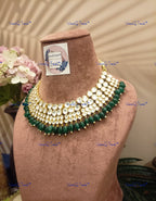 VeroniQ Trends-Traditional Gold Pated Heavy Kundan Jadau Choker Necklace With Green Beads Kundan-Gold Plated-Wedding Jewelry-Punjabi Jewelry-South Indian-Thappa Jewelry