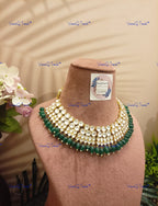 VeroniQ Trends-Traditional Gold Pated Heavy Kundan Jadau Choker Necklace With Green Beads Kundan-Gold Plated-Wedding Jewelry-Punjabi Jewelry-South Indian-Thappa Jewelry