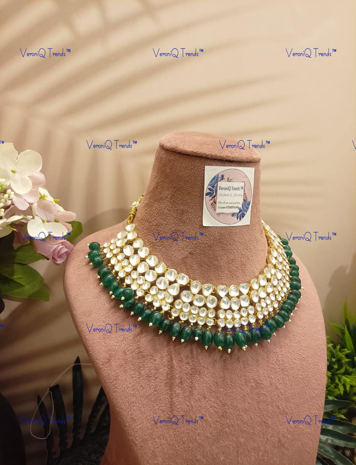 VeroniQ Trends-Traditional Gold Pated Heavy Kundan Jadau Choker Necklace With Green Beads Kundan-Gold Plated-Wedding Jewellery-Punjabi Jewellery-South Indian-Thappa Jewellery