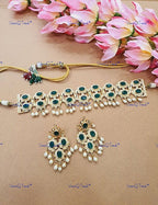 VeroniQ Trends-Beautiful Gold Plated Pearl And Kundan Jadau Choker Necklace Kundan-Gold Plated-Wedding Jewelry-Punjabi Jewelry-South Indian-Thappa Jewelry