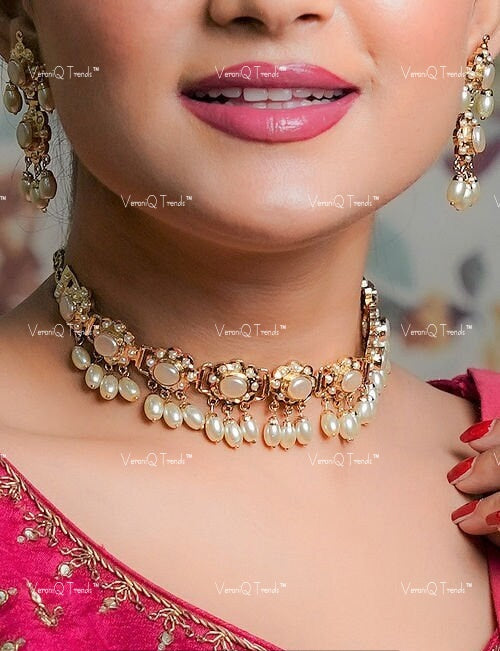 VeroniQ Trends-Beautiful Gold Plated Kundan Jadau Choker Necklace Kundan-Gold Plated-Wedding Jewellery-Punjabi Jewellery-South Indian-Thappa Jewellery