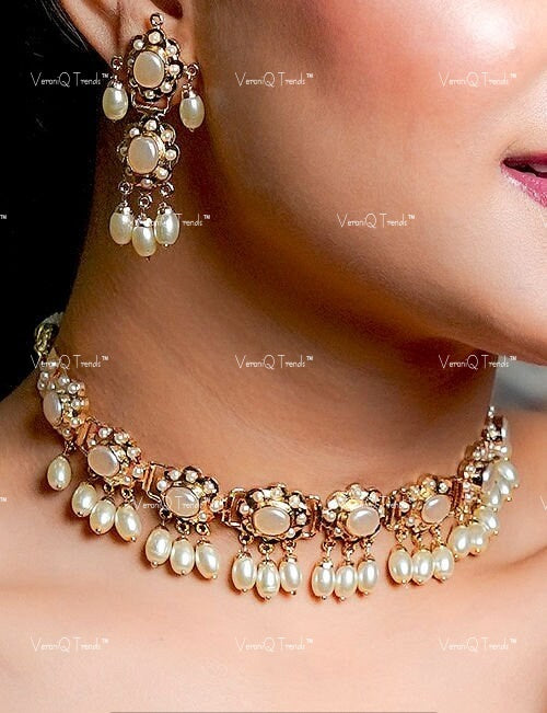VeroniQ Trends-Beautiful Gold Plated Kundan Jadau Choker Necklace Kundan-Gold Plated-Wedding Jewellery-Punjabi Jewellery-South Indian-Thappa Jewellery