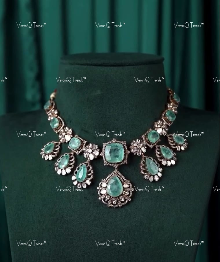 VeroniQ Trends-Victorian Emerald And Polki Silver Choker Necklace 92.5 Silver Moissanite Diamond Polki-Emerald Stone-Gold Plated-Wedding Jewellery-Punjabi Jewellery-South Indian-Thappa Jewellery