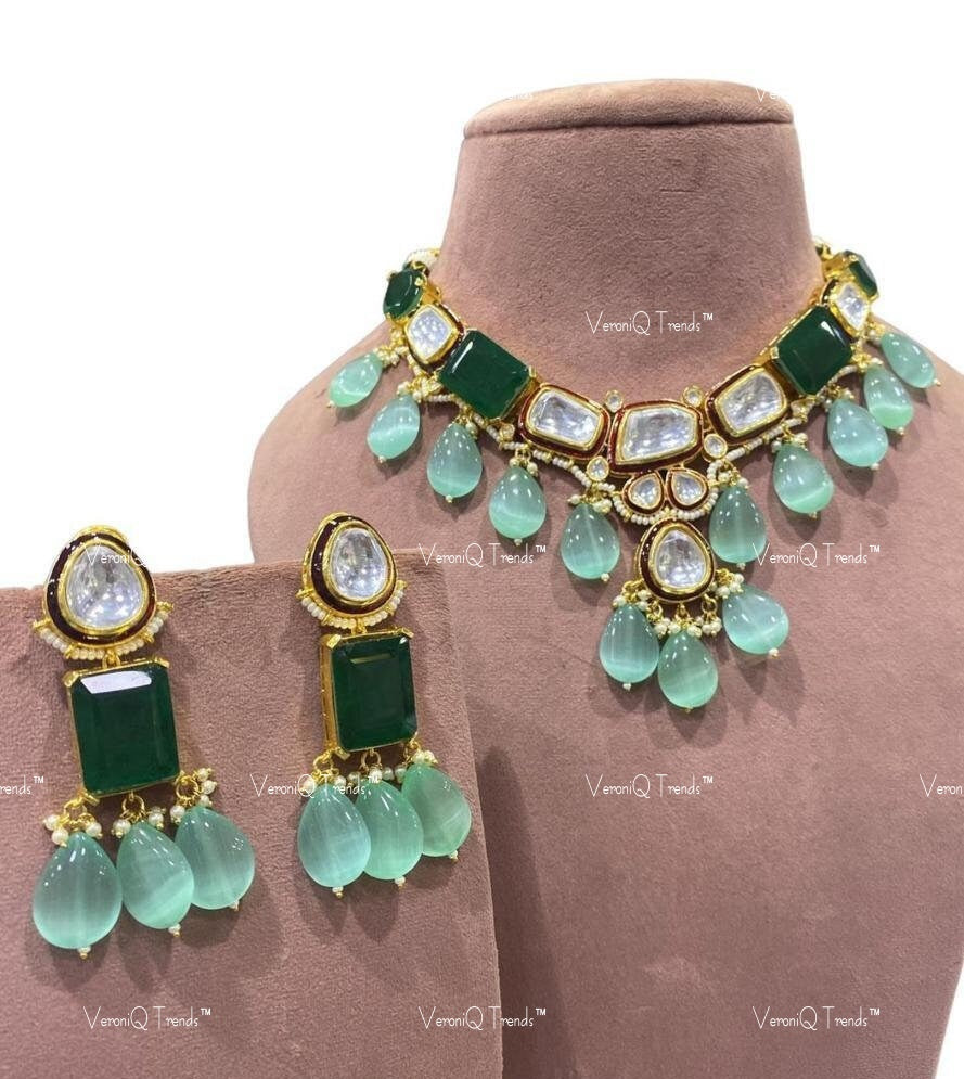 VeroniQ Trends-Elegant Gold Plated Big Kundan Statement Choker Necklace With Fluorite Beads Kundan-Gold Plated-Wedding Jewellery-Punjabi Jewellery-South Indian-Thappa Jewellery