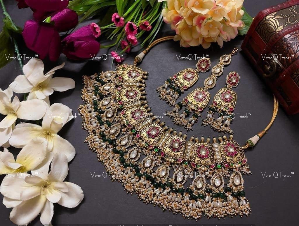 VeroniQ Trends-Traditional Bridal Gold Plated MeenaKari Pachi Kundan Choker Necklace With Earrings And Maang Tika Kundan-Gold Plated-Wedding Jewellery-Punjabi Jewellery-South Indian-Thappa Jewellery
