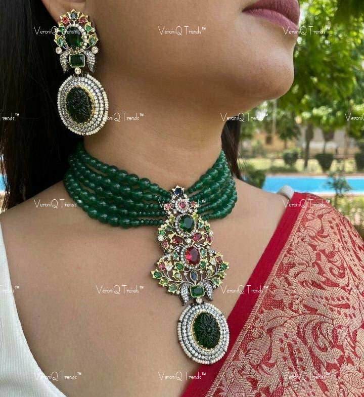 VeroniQ Trends-Victorian Party Wear Look Green Quartz Beads Gold Plated Kundan Choker Necklace Kundan-Gold Plated-Wedding Jewellery-Punjabi Jewellery-South Indian-Thappa Jewellery