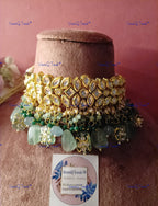 VeroniQ Trends-Beautiful Gold Plated Green Fluorite Beads Kundan Choker Necklace Kundan-Gold Plated-Wedding Jewelry-Punjabi Jewelry-South Indian-Thappa Jewelry
