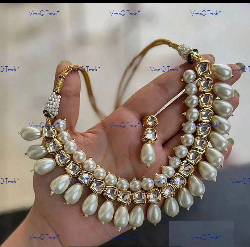 VeroniQ Trends-Party Look Kundan And Pearl Choker Necklace Kundan-Gold Plated-Wedding Jewellery-Punjabi Jewellery-South Indian-Thappa Jewellery