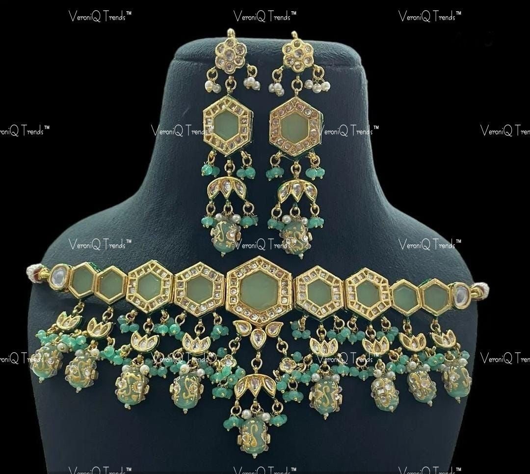 VeroniQ Trends-Multicolor With Meenakari Beads Gold Plated Kundan Studded Choker Necklace Kundan-Gold Plated-Wedding Jewellery-Punjabi Jewellery-South Indian-Thappa Jewellery