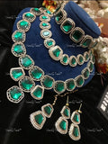 VeroniQ Trends-Bridal Emerald Green Heavy Kundan Studded Choker Necklace Kundan-Gold Plated-Wedding Jewellery-Punjabi Jewellery-South Indian-Thappa Jewellery