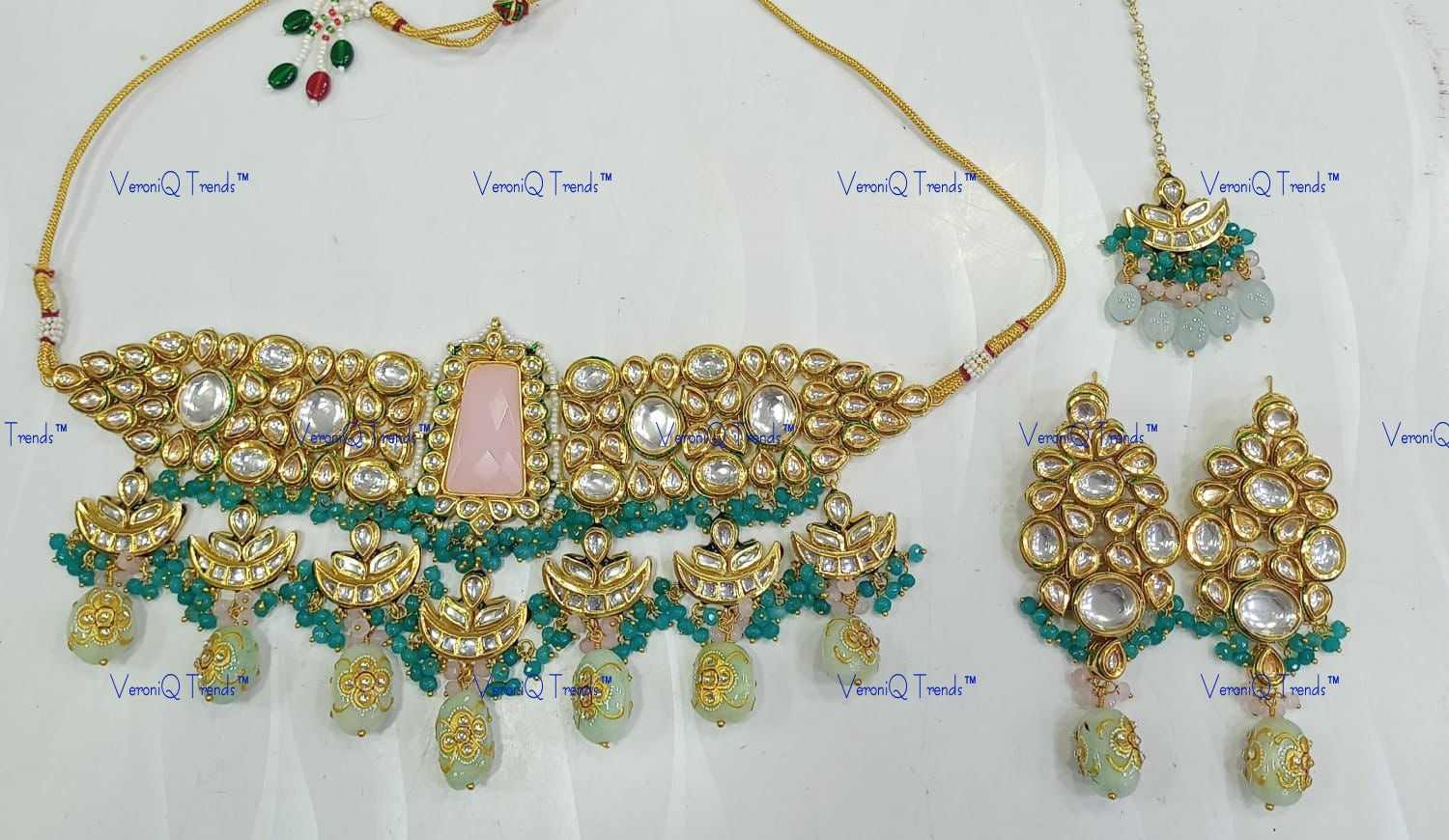 VeroniQ Trends-Gold Plated Kundan Studded Choker Necklace Kundan-Gold Plated-Wedding Jewellery-Punjabi Jewellery-South Indian-Thappa Jewellery