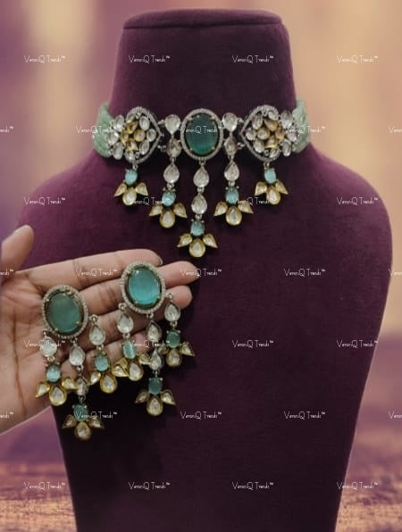 VeroniQ Trends-Victorian Style Kundan Jadau Kundan Choker Necklace Kundan-Gold Plated-Wedding Jewellery-Punjabi Jewellery-South Indian-Thappa Jewellery