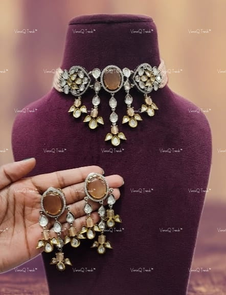VeroniQ Trends-Victorian Style Kundan Jadau Kundan Choker Necklace Kundan-Gold Plated-Wedding Jewellery-Punjabi Jewellery-South Indian-Thappa Jewellery