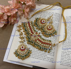 VeroniQ Trends-Traditional Bridal Pachi Kundan Choker Necklace With Maang Tika and Earrings Pachi Kundan-Gold Plated-Wedding Jewelry-Punjabi Jewelry-South Indian-Thappa Jewelry