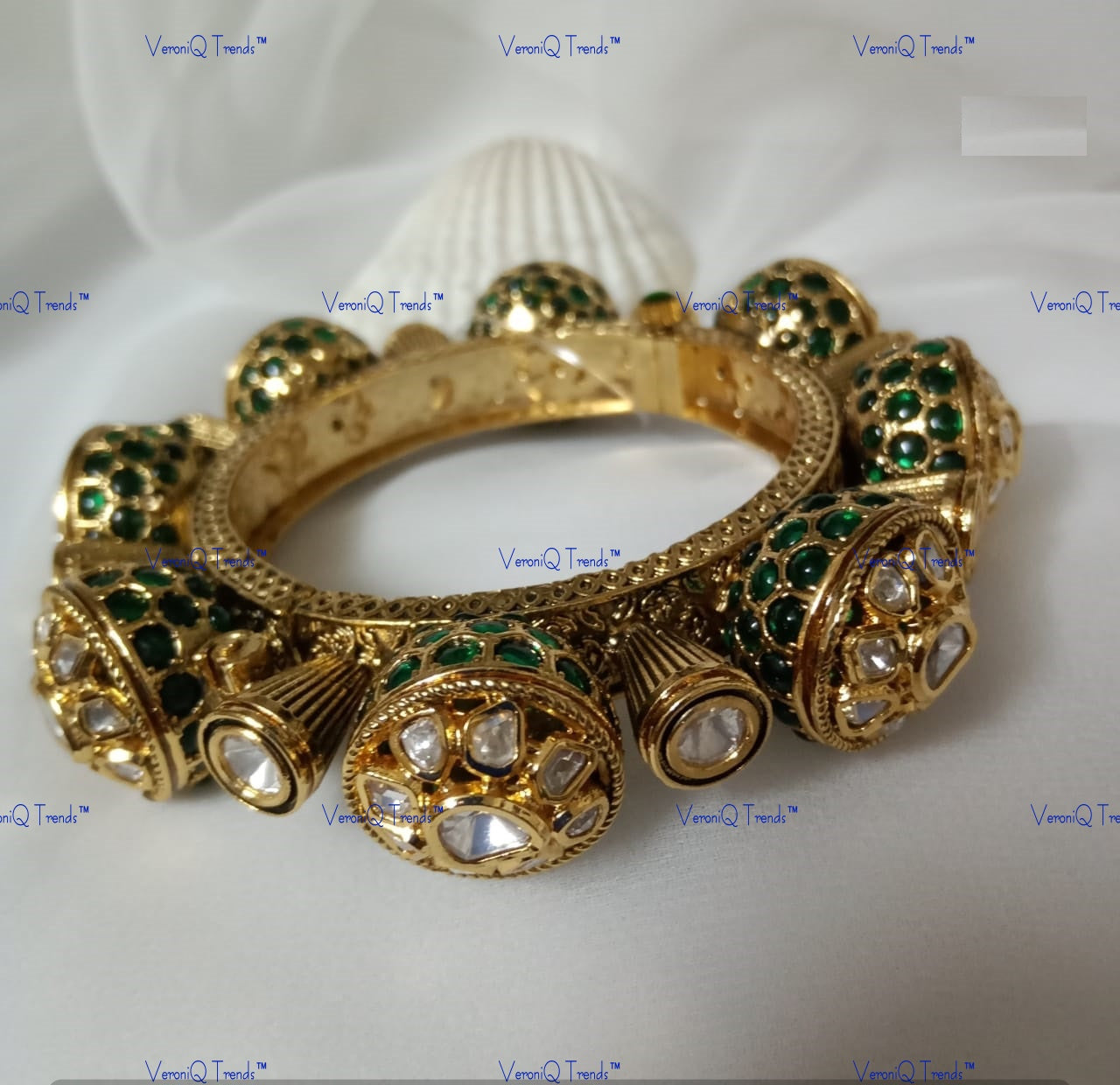 VeroniQ Trends-Emerald And Polki Kada Bangles Polki-Emerald Stone-Gold Plated-Wedding Jewellery-Punjabi Jewellery-South Indian-Thappa Jewellery