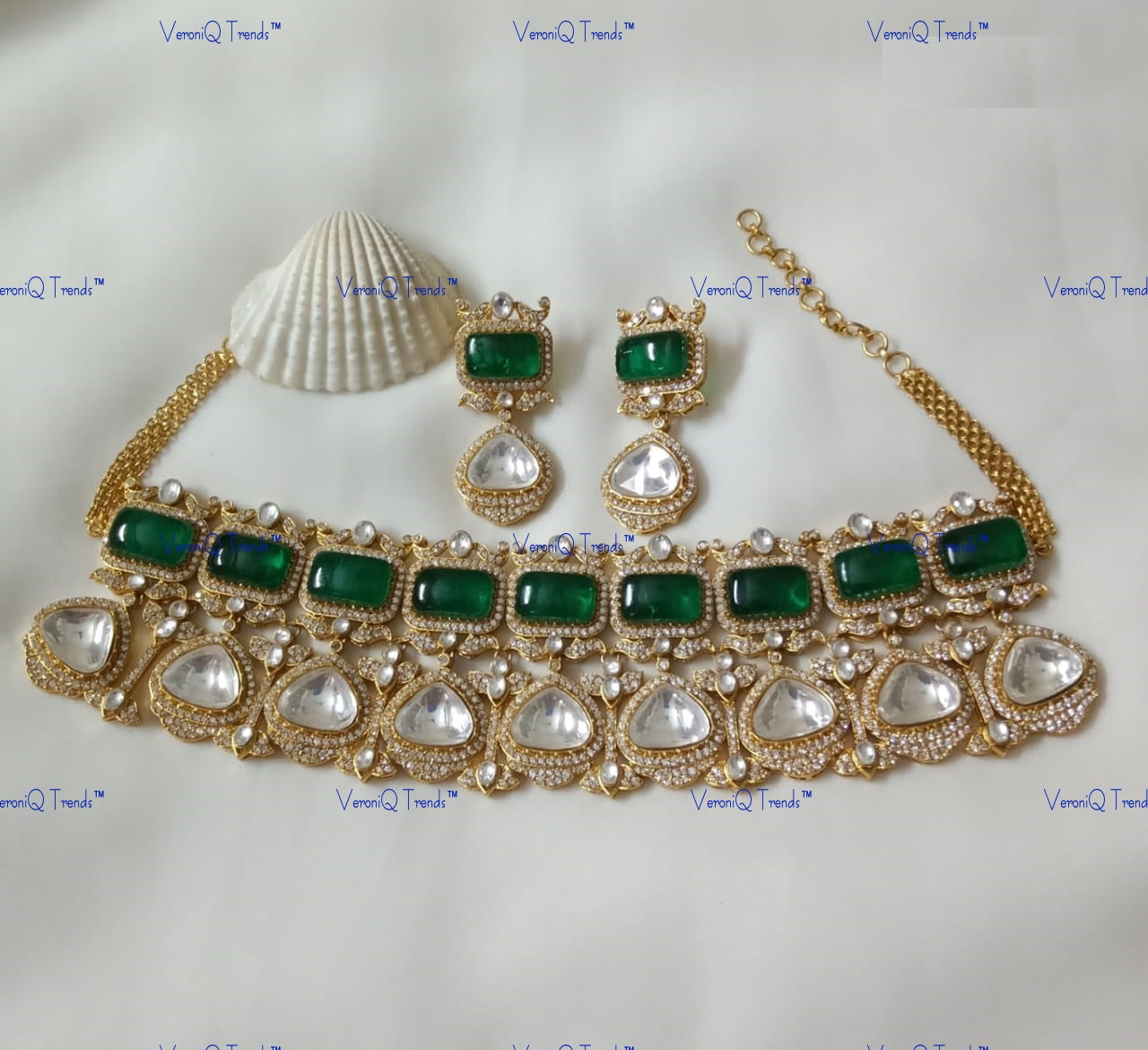 VeroniQ Trends- Elegant Emerald And Polki Choker Necklace Polki-Emerald Stone-Gold Plated-Wedding Jewellery-Punjabi Jewellery-South Indian-Thappa Jewellery