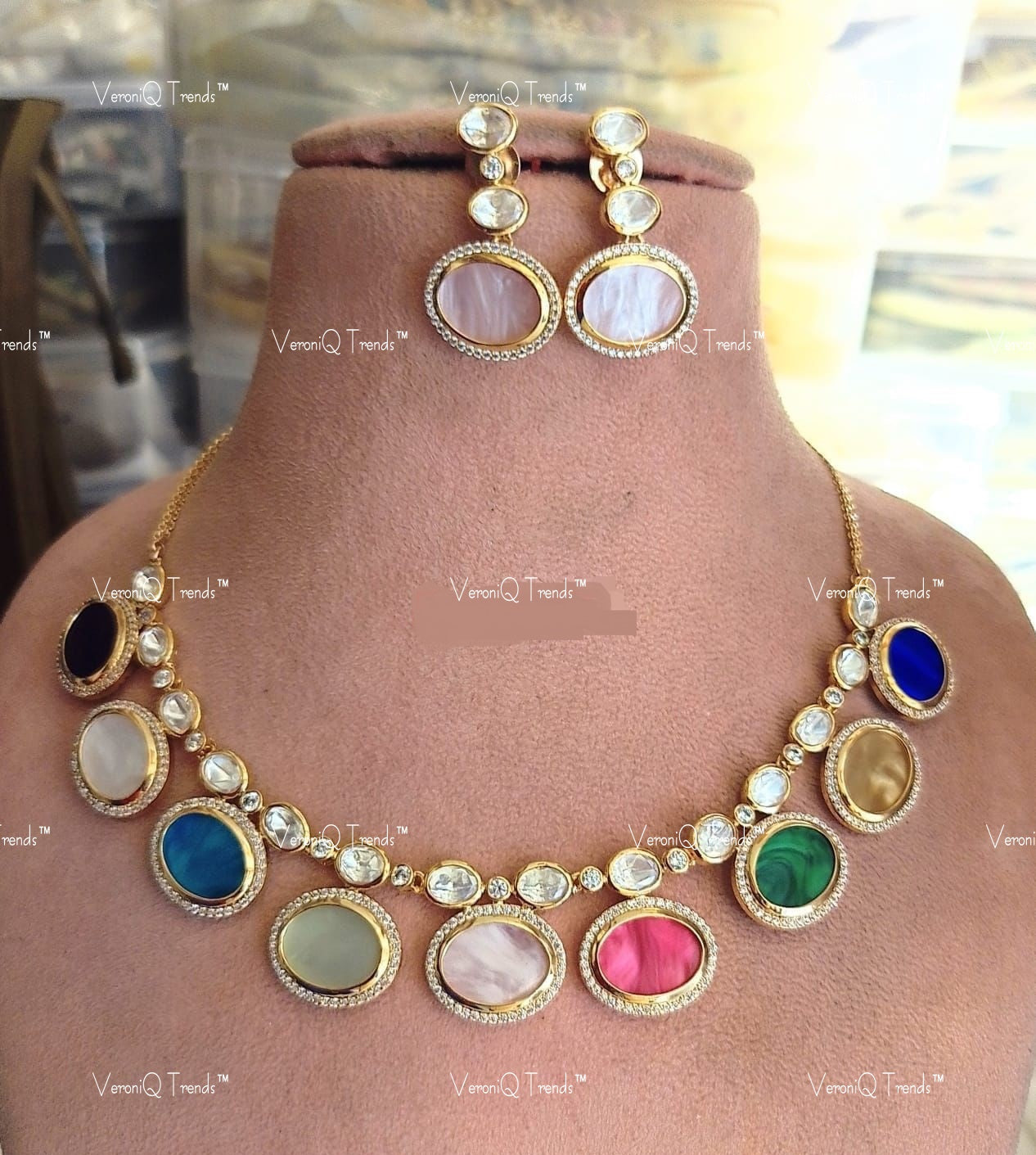 VeroniQ Trends-Party Look Multicolor Gold Plated Kundan Studded Necklace Kundan-Gold Plated-Wedding Jewellery-Punjabi Jewellery-South Indian-Thappa Jewellery