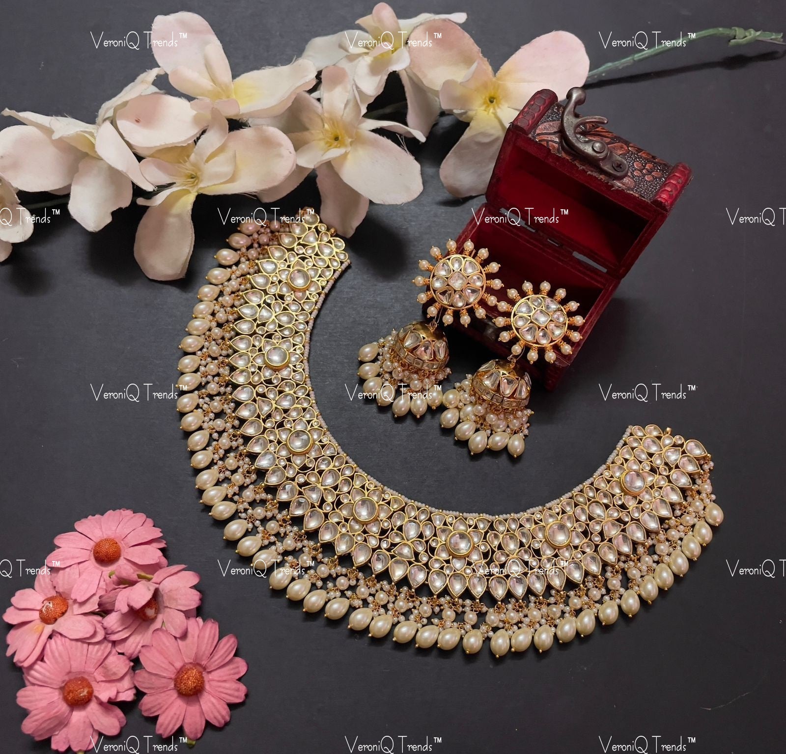 VeroniQ Trends-Kundan Jadau Gold Plated Pachi Kundan Choker Necklace Kundan-Gold Plated-Wedding Jewellery-Punjabi Jewellery-South Indian-Thappa Jewellery