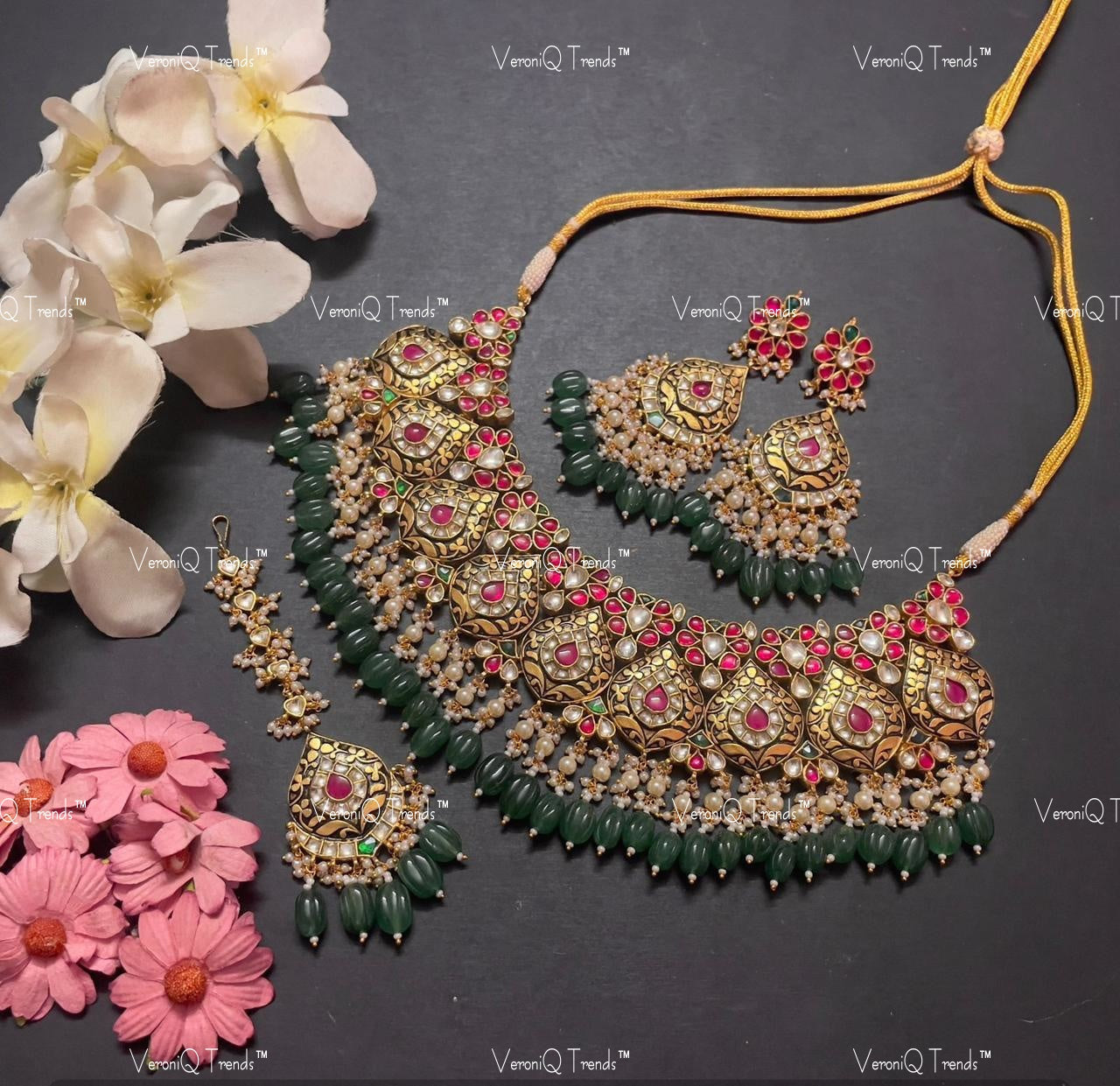 VeroniQ Trends-Traditional Bridal Kemp Stone Gold Plated Pachi Kundan Necklace with Earrings and Maang Tika Pachi Kundan-Gold Plated-Wedding Jewellery-Punjabi Jewellery-South Indian-Thappa Jewellery
