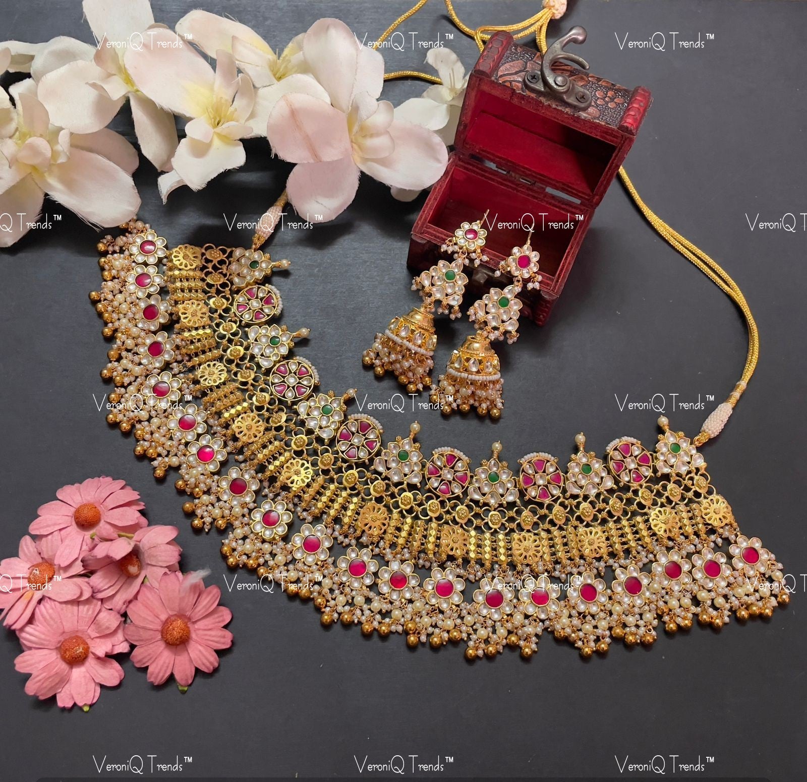VeroniQ Trends-South Indian Gold Plated Kemp Stone Pachi Kundan Choker Necklace Pachi Kundan-Gold Plated-Wedding Jewellery-Punjabi Jewellery-South Indian-Thappa Jewellery