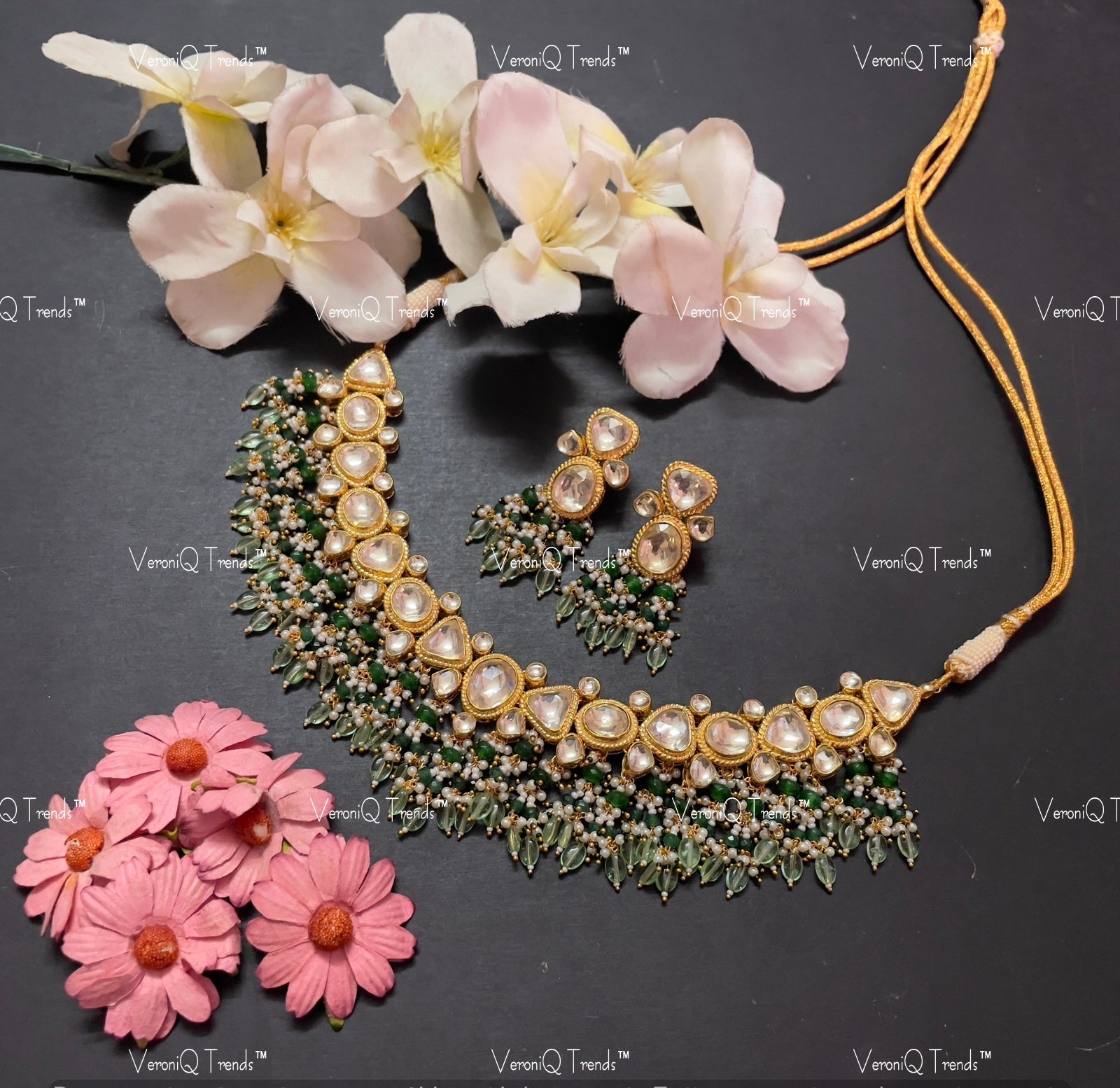VeroniQ Trends-Green Color Gold Plated Pachi Kundan Choker Necklace Pachi Kundan-Gold Plated-Wedding Jewellery-Punjabi Jewellery-South Indian-Thappa Jewellery