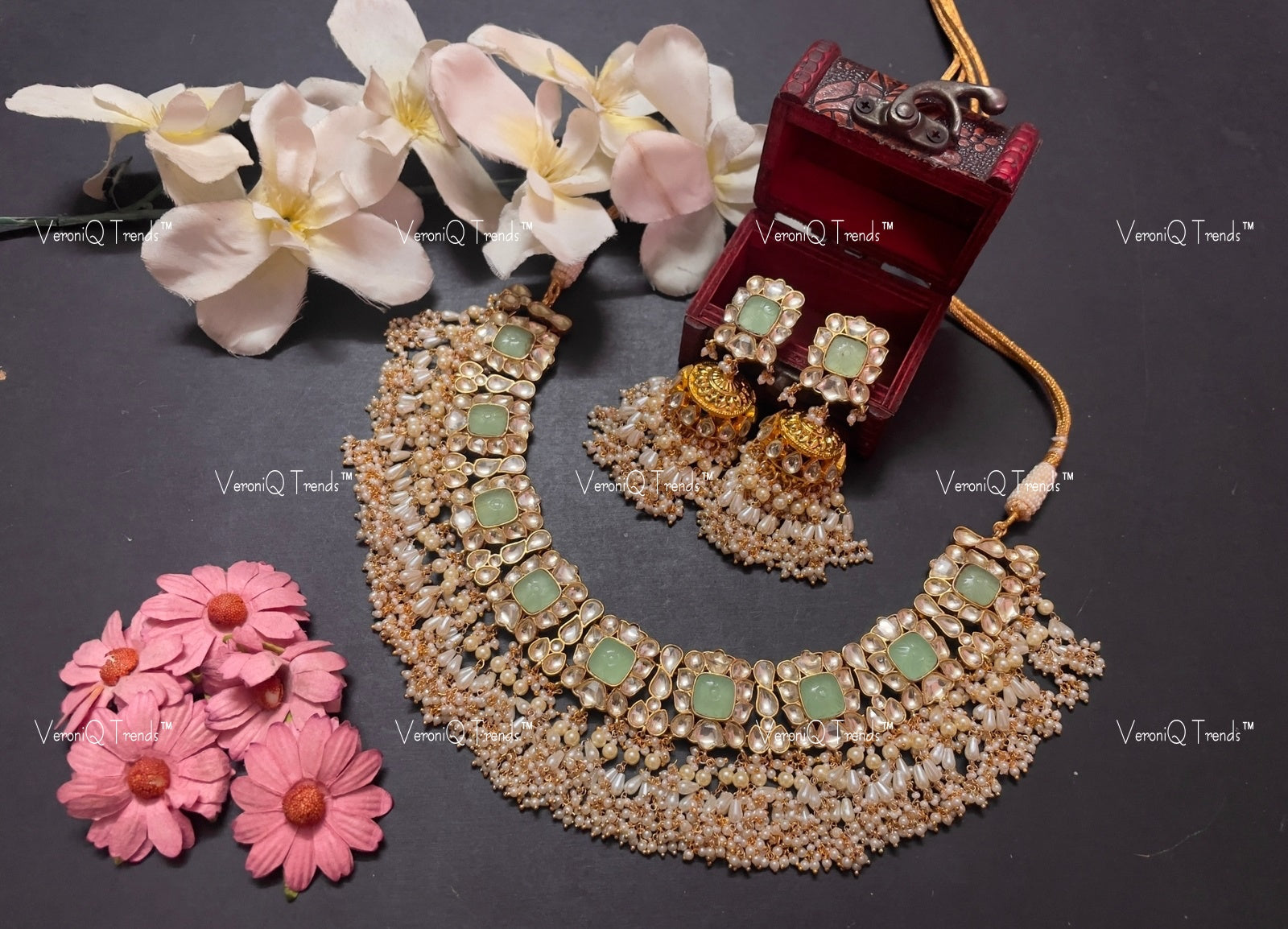 VeroniQ Trends-Traditional Mint Green Gold Plated Pachi Kundan Necklace Pachi Kundan-Gold Plated-Wedding Jewellery-Punjabi Jewellery-South Indian-Thappa Jewellery