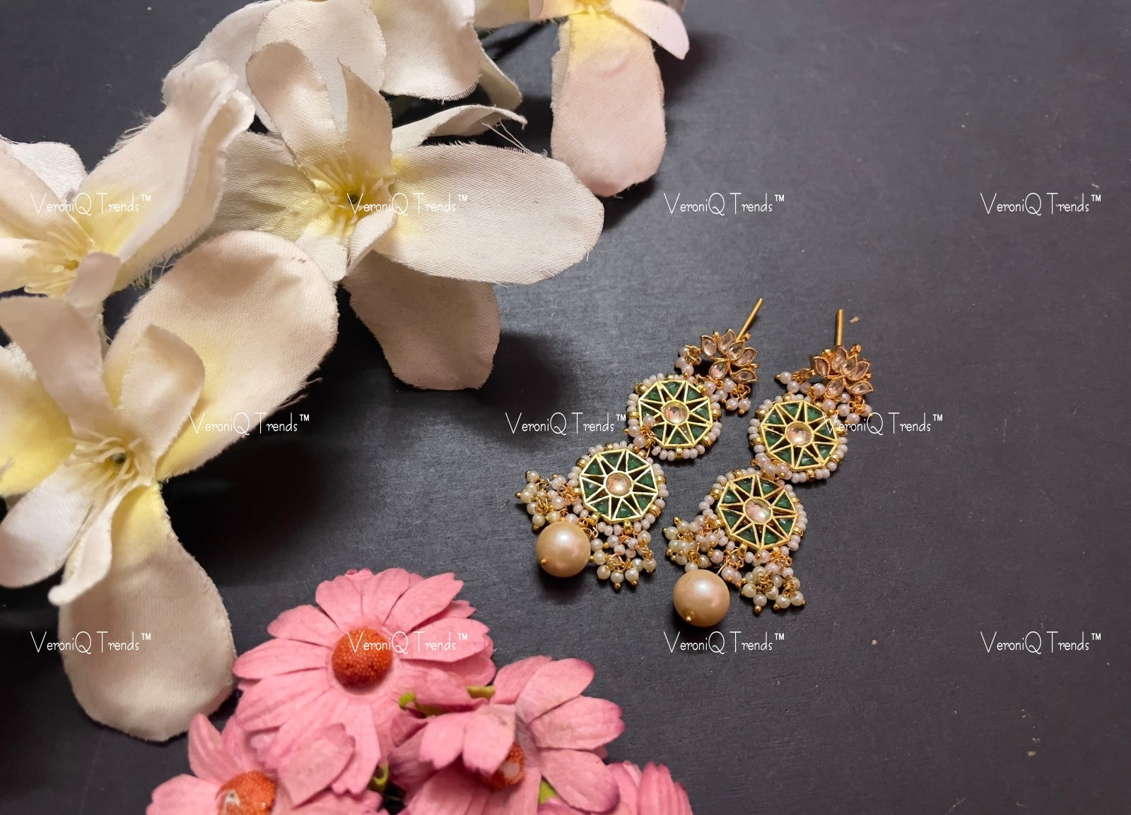 VeroniQ Trends-Round Design Green Color Gold Plated Kemp Stone With Pearl Pachi Kundan Earrings Pachi Kundan-Gold Plated-Wedding Jewellery-Punjabi Jewellery-South Indian-Thappa Jewellery