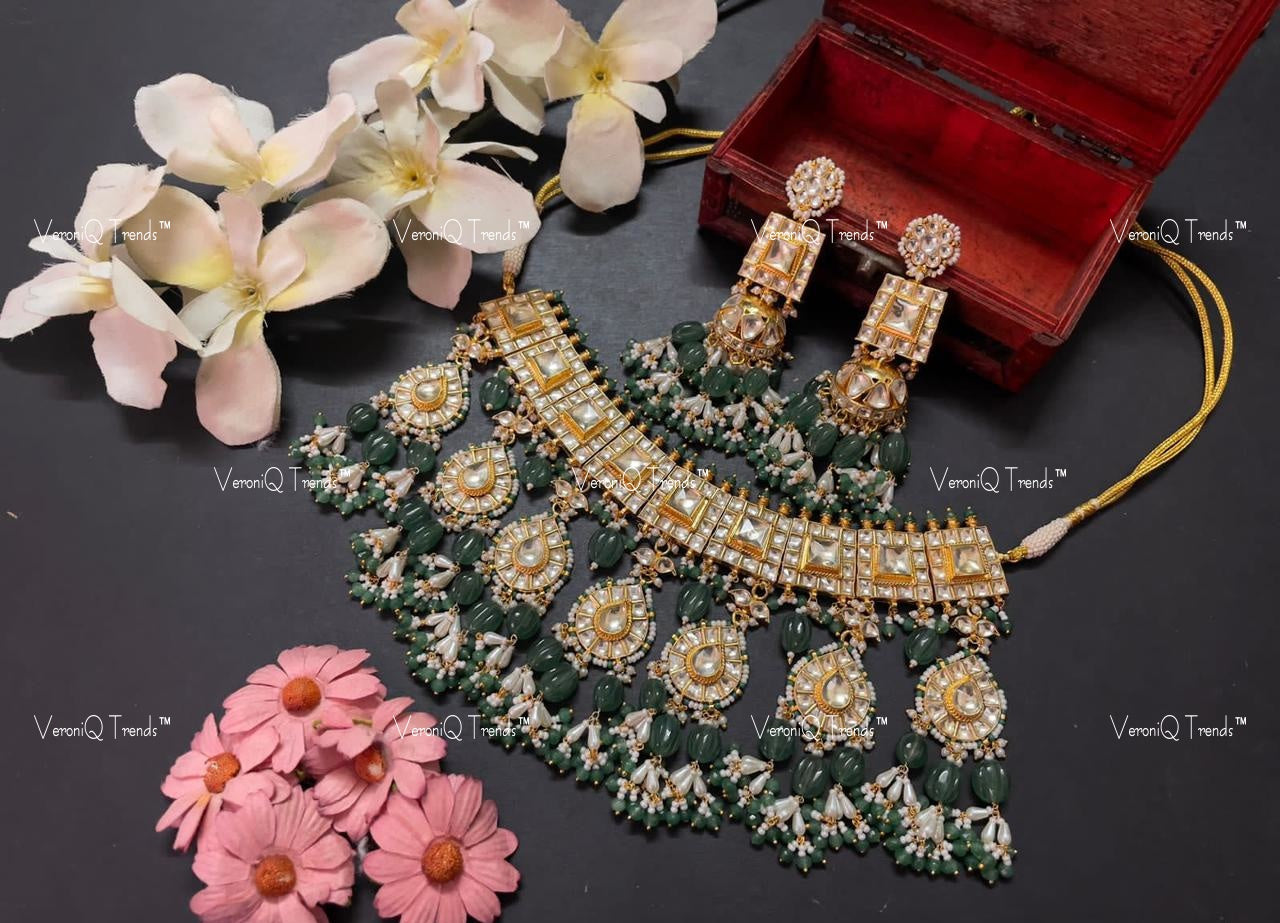 VeroniQ Trends-Traditional Kundan Jadau Gold Plated Pachi Kundan Choker Necklace with Green Beads Pachi Kundan-Gold Plated-Wedding Jewellery-Punjabi Jewellery-South Indian-Thappa Jewellery