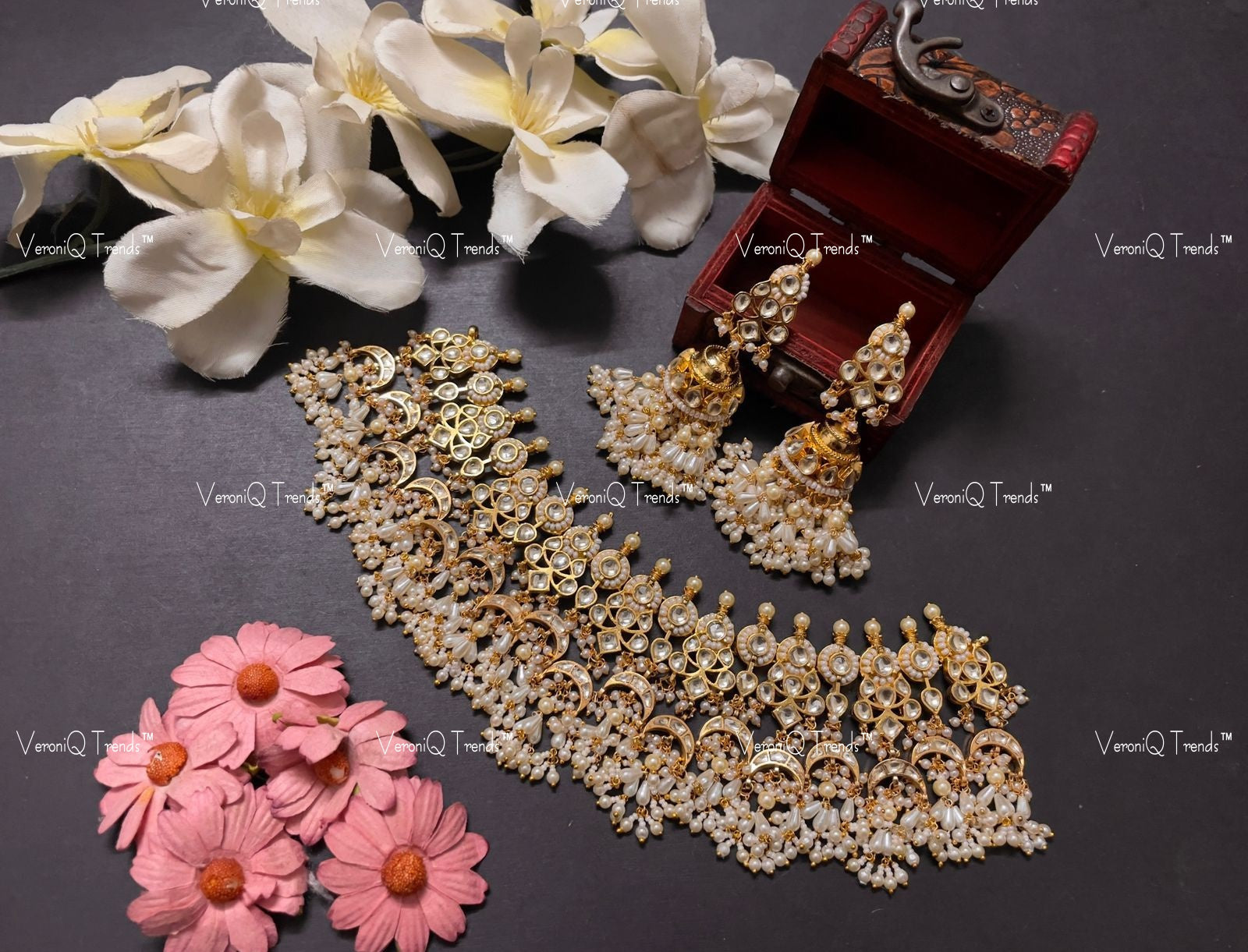 VeroniQ Trends-Traditional Kundan Jadau Gold Plated Pachi Kundan Necklace Pachi Kundan-Gold Plated-Wedding Jewellery-Punjabi Jewellery-South Indian-Thappa Jewellery