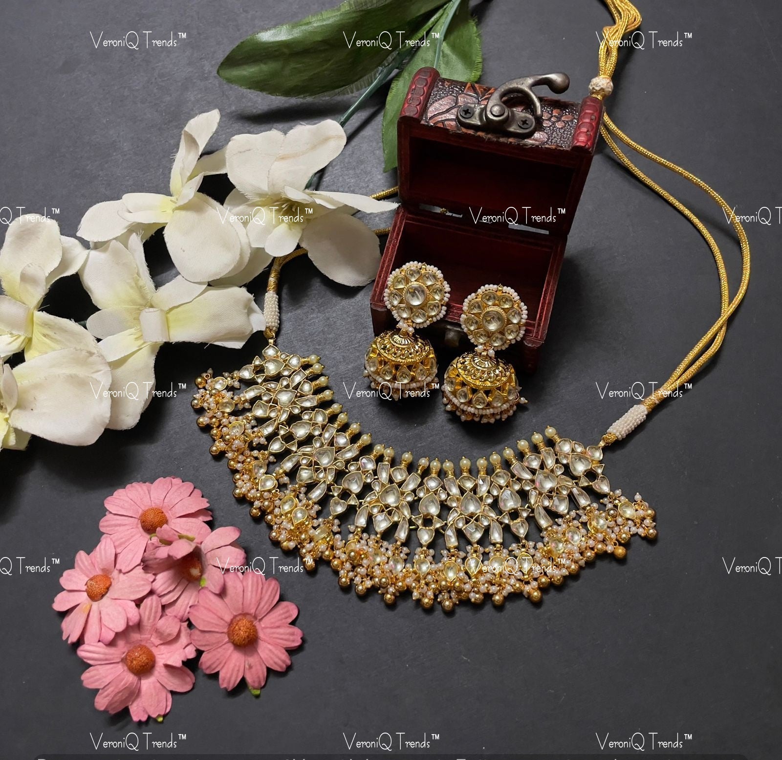VeroniQ Trends-Gold Plated Pachi Kundan Choker Necklace With Jhumki Earrings Pachi Kundan-Gold Plated-Wedding Jewellery-Punjabi Jewellery-South Indian-Thappa Jewellery