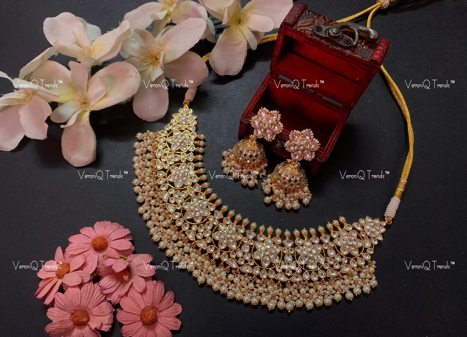 VeroniQ Trends-Royal Kundan Jadau Gold Plated Pachi Kundan Choker Necklace Pachi Kundan-Gold Plated-Wedding Jewellery-Punjabi Jewellery-South Indian-Thappa Jewellery