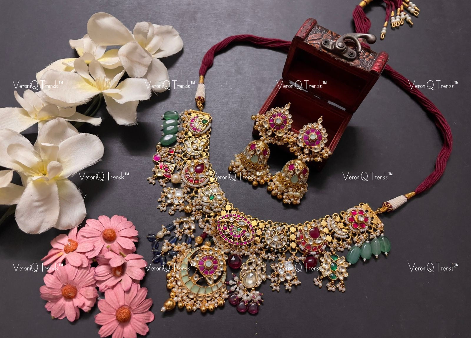 VeroniQ Trends-South Indian Kundan ANd Kemp Stone Gold Plated Pachi Kundan Choker Necklace Pachi Kundan-Gold Plated-Wedding Jewellery-Punjabi Jewellery-South Indian-Thappa Jewellery