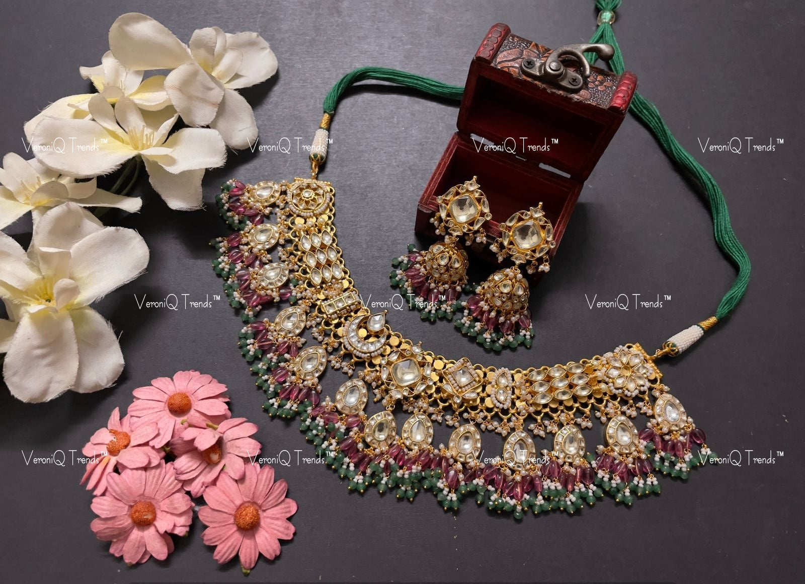 VeroniQ Trends-South Indian Kundan Jadau Gold Plated Pachi Kundan Choker Necklace Pachi Kundan-Gold Plated-Wedding Jewellery-Punjabi Jewellery-South Indian-Thappa Jewellery