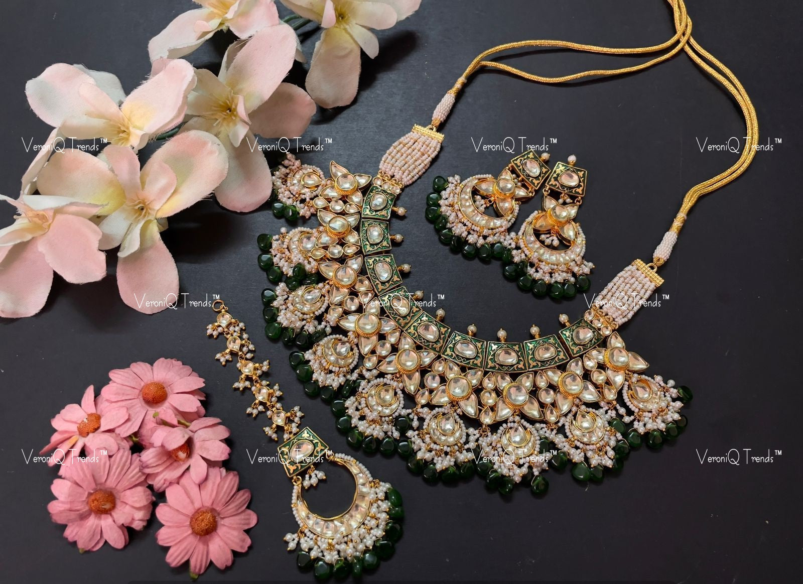 VeroniQ Trends-Bridal Green Meenakari with Beads Gold Plated Pachi Kundan Necklace With Earrings and Maang Tika Pachi Kundan-Gold Plated-Wedding Jewellery-Punjabi Jewellery-South Indian-Thappa Jewellery