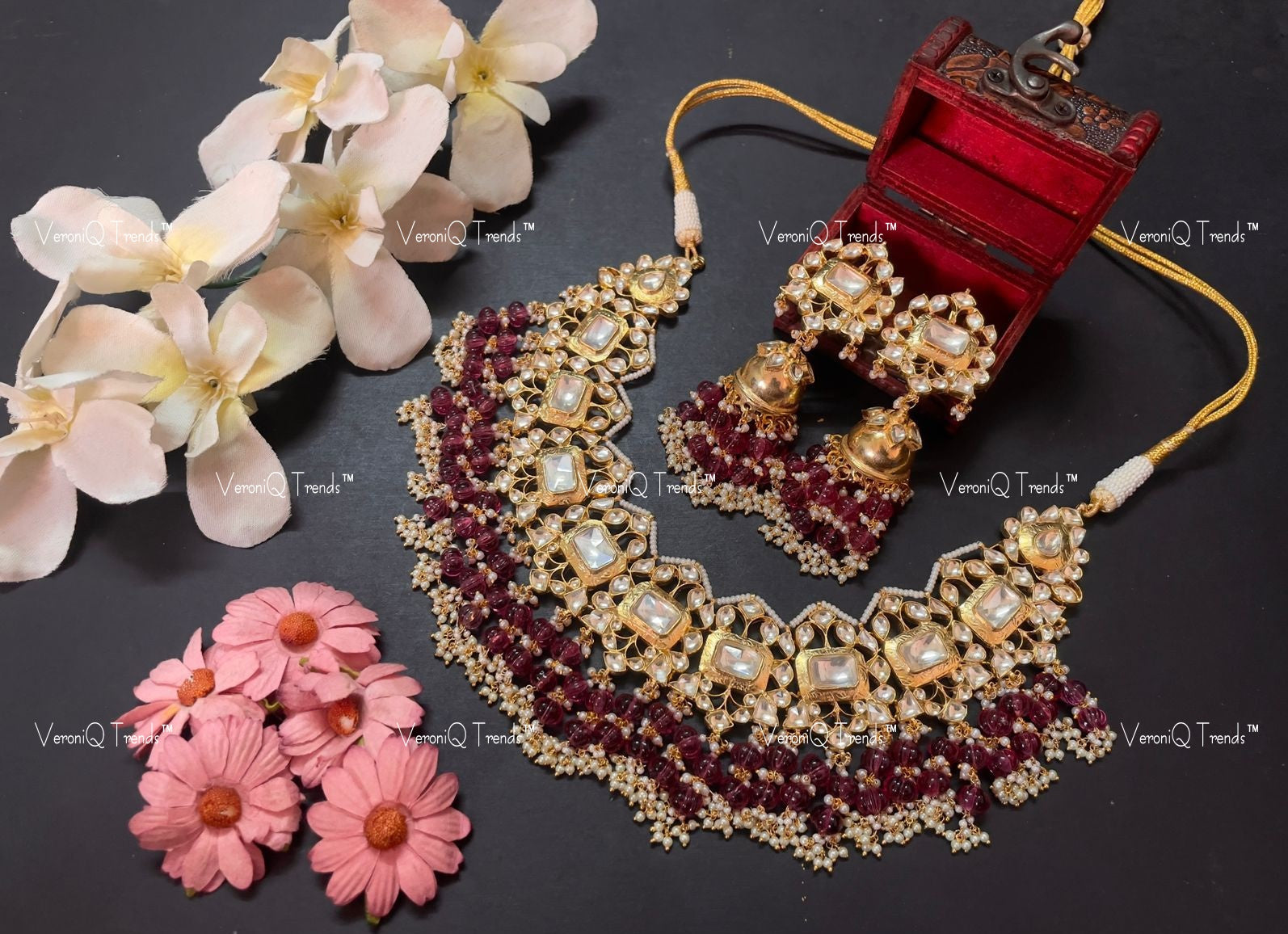 VeroniQ Trends-Traditional Big Kundan Jadau With Red Beads Gold Plated Pachi Kundan Necklace Pachi Kundan-Gold Plated-Wedding Jewellery-Punjabi Jewellery-South Indian-Thappa Jewellery