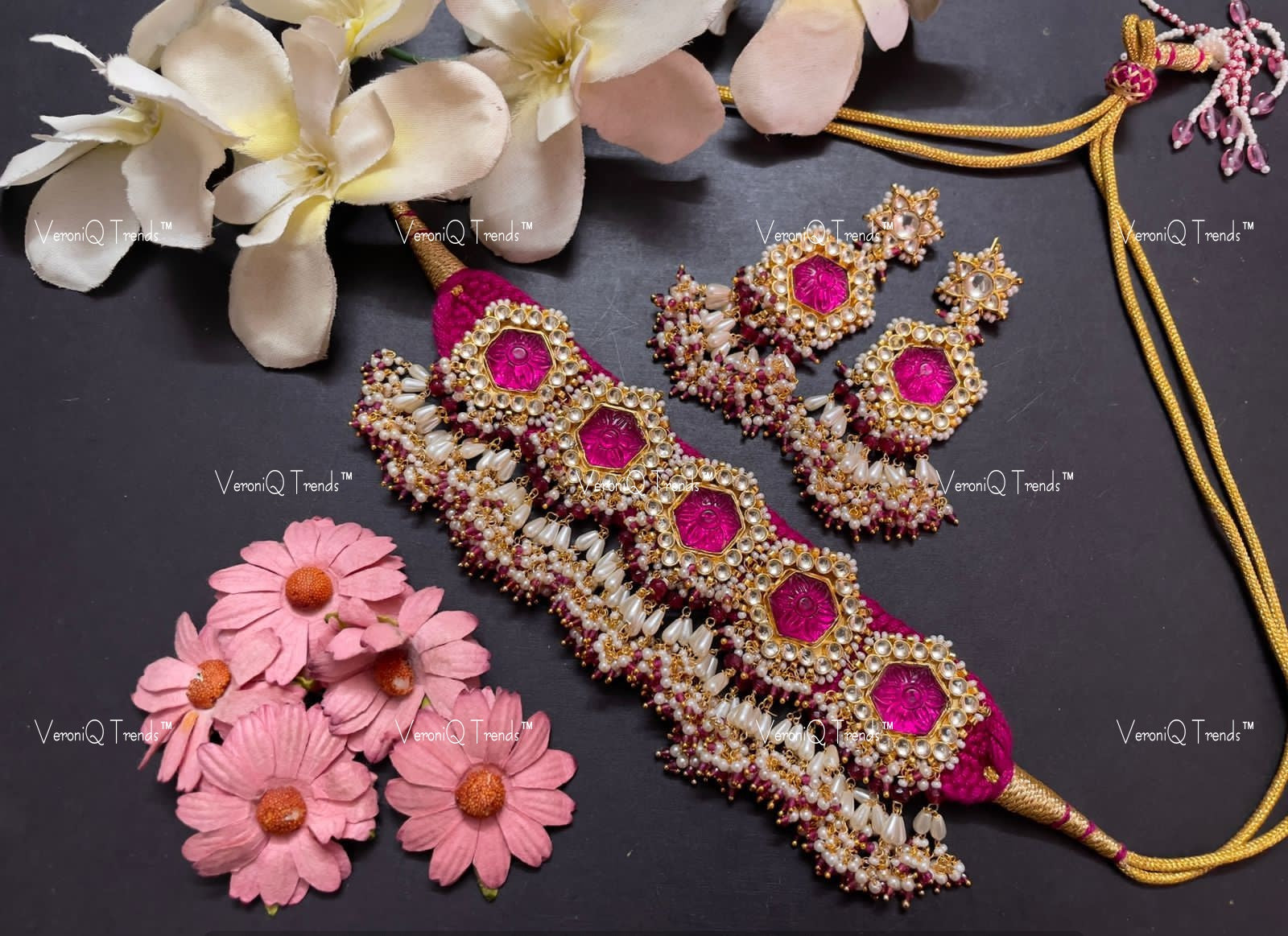 VeroniQ Trends-Traditional Pink Color Stone Gold Plated Pachi Kundan Choker Necklace Pachi Kundan-Gold Plated-Wedding Jewellery-Punjabi Jewellery-South Indian-Thappa Jewellery
