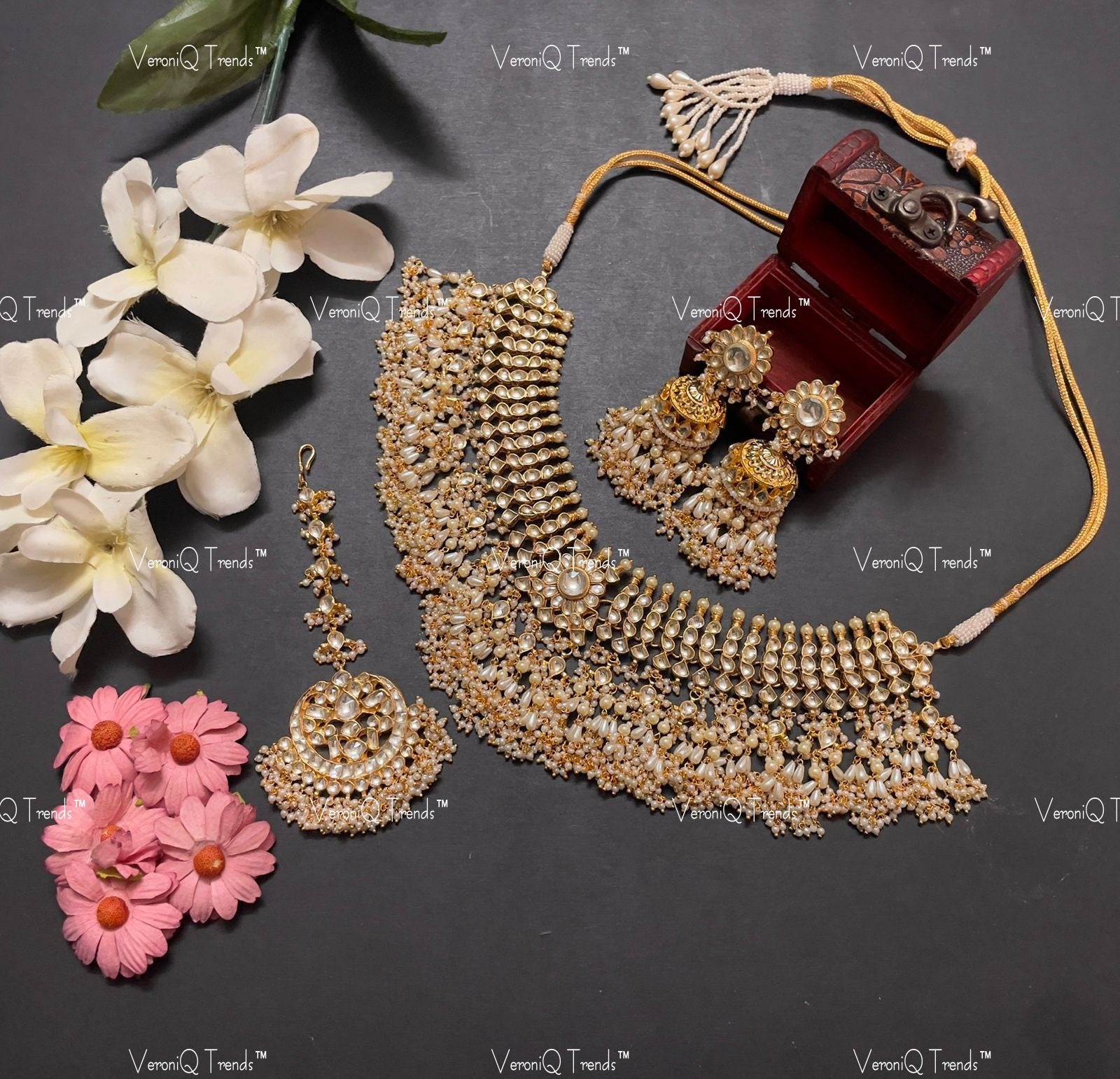 VeroniQ Trends-Traditional Gold Plated Pachi Kundan Jadau Necklace Pachi Kundan-Gold Plated-Wedding Jewellery-Punjabi Jewellery-South Indian-Thappa Jewellery