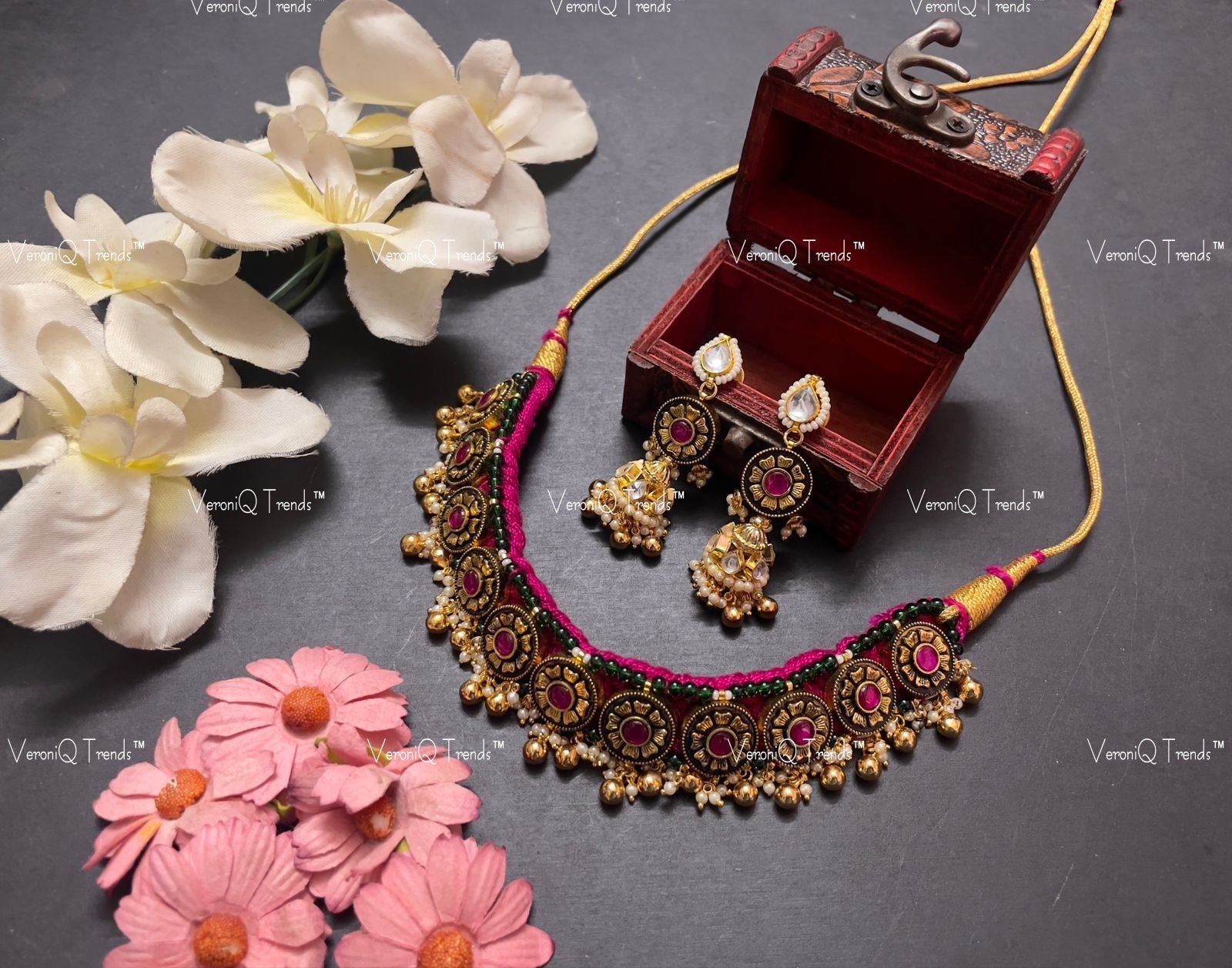 VeroniQ Trends-Traditional Gold Plated Kemp Stone Pachi Kundan Choker Necklace Pachi Kundan-Gold Plated-Wedding Jewellery-Punjabi Jewellery-South Indian-Thappa Jewellery