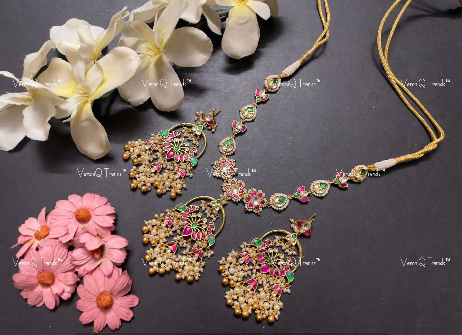 VeroniQ Trends-Elegant South Indian Kemp Stone Gold Plated Pachi Kundan Necklace Pachi Kundan-Gold Plated-Wedding Jewellery-Punjabi Jewellery-South Indian-Thappa Jewellery
