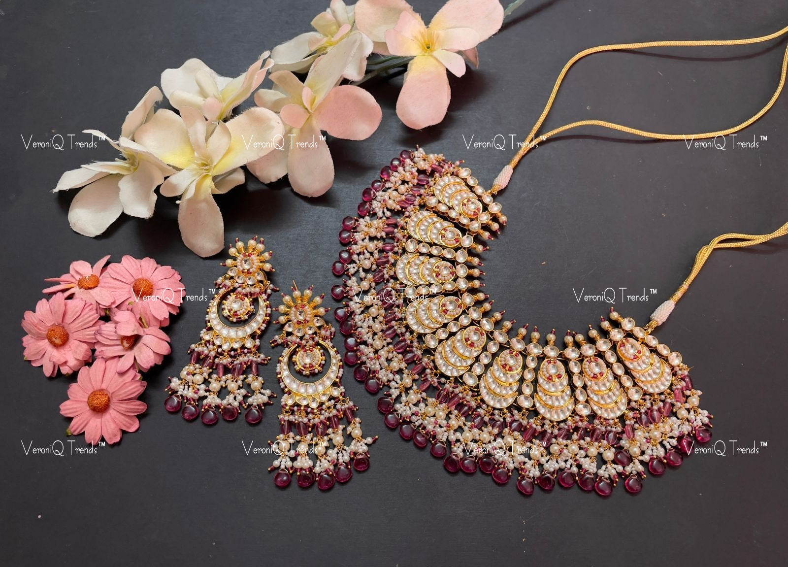 VeroniQ Trends-Bridal Kundan Jadau With Red Beads Gold Plated Pachi Kundan Choker Necklace Pachi Kundan-Gold Plated-Wedding Jewellery-Punjabi Jewellery-South Indian-Thappa Jewellery
