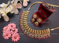VeroniQ Trends-Traditional South Indian Gold Plated Pachi Kundan Necklace Pachi Kundan-Gold Plated-Wedding Jewellery-Punjabi Jewellery-South Indian-Thappa Jewellery