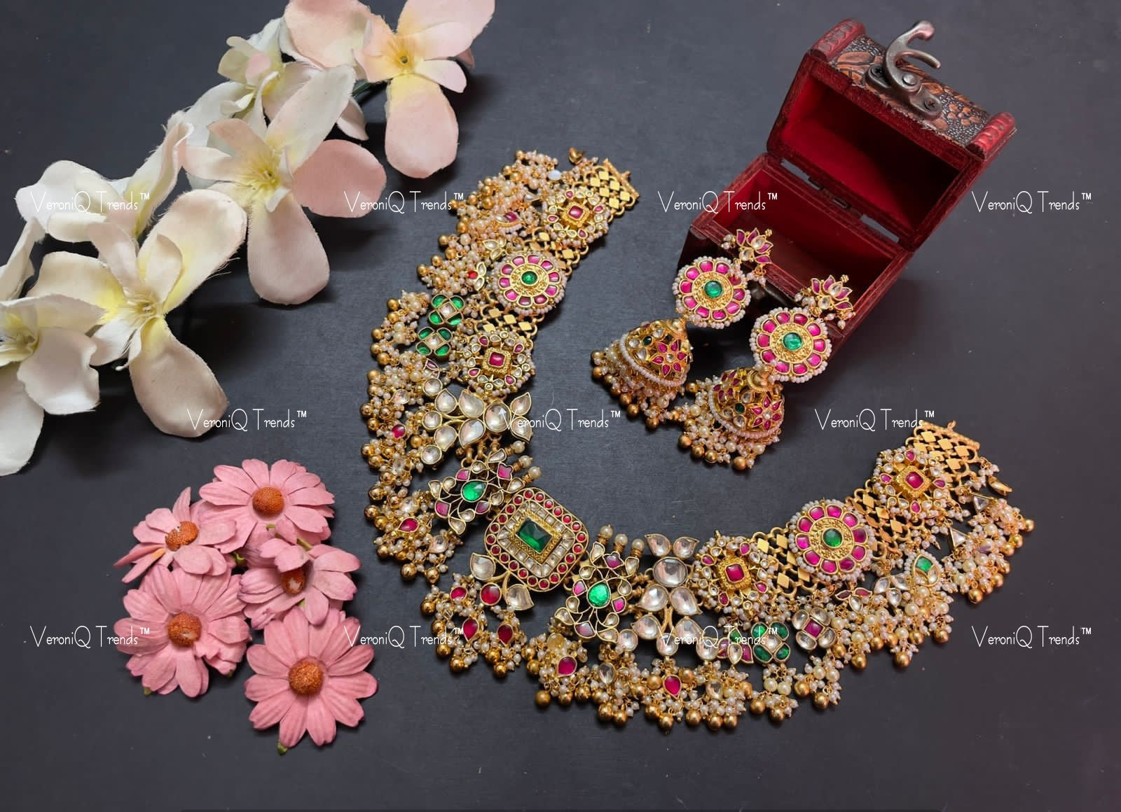 VeroniQ Trends-Bridal South Indian Kemp Stone Gold Plated Pachi Kundan Necklace Pachi Kundan-Gold Plated-Wedding Jewellery-Punjabi Jewellery-South Indian-Thappa Jewellery
