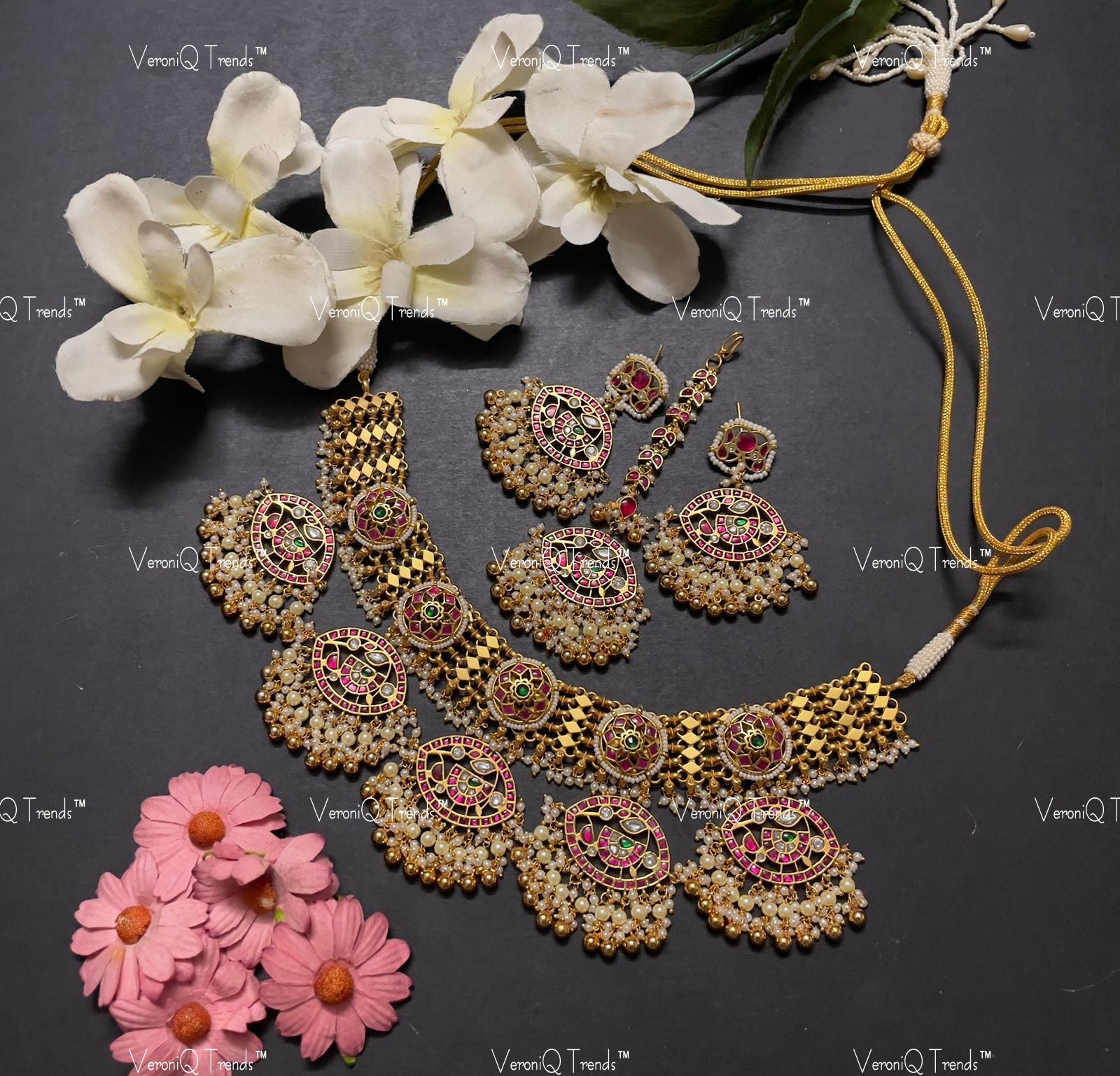 VeroniQ Trends-South Indian Style Gold Plated Kemp Stone Pachi Kundan Choker Necklace Pachi Kundan-Gold Plated-Wedding Jewellery-Punjabi Jewellery-South Indian-Thappa Jewellery