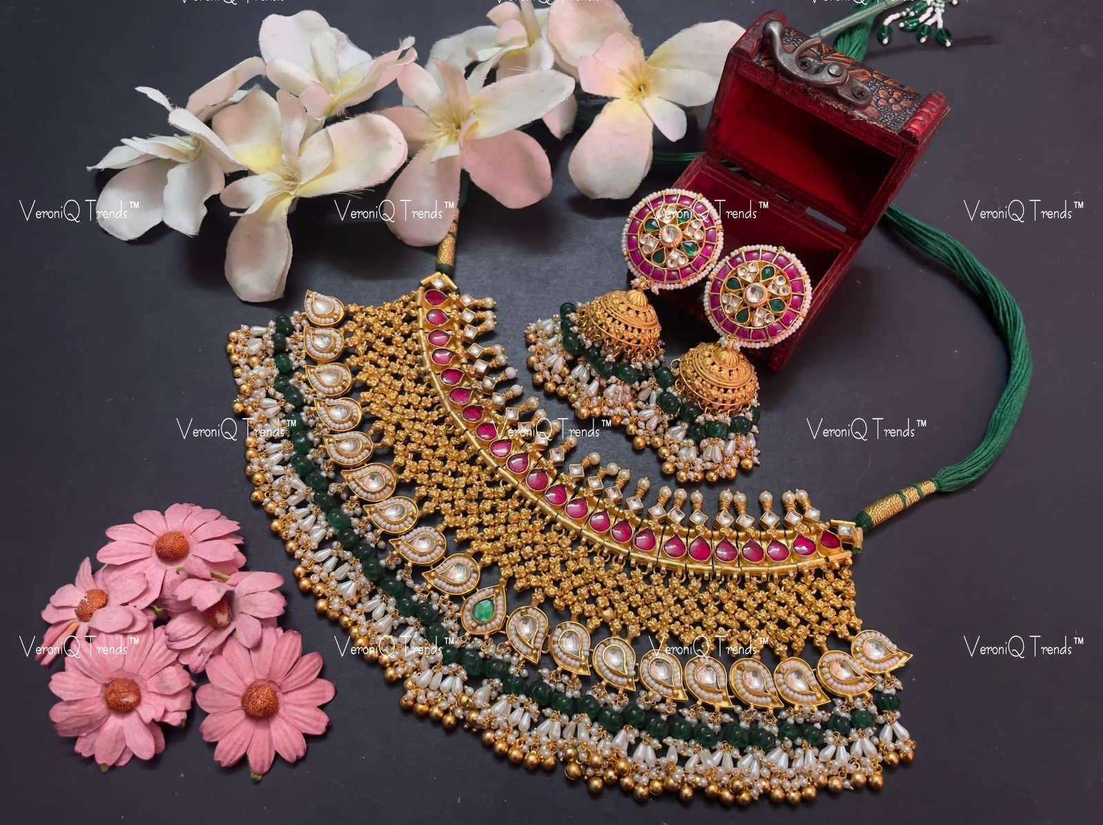 VeroniQ Trends-Bridal South Indian Kemp Stone Gold Plated Pachi Kundan Choker Necklace Pachi Kundan-Gold Plated-Wedding Jewellery-Punjabi Jewellery-South Indian-Thappa Jewellery