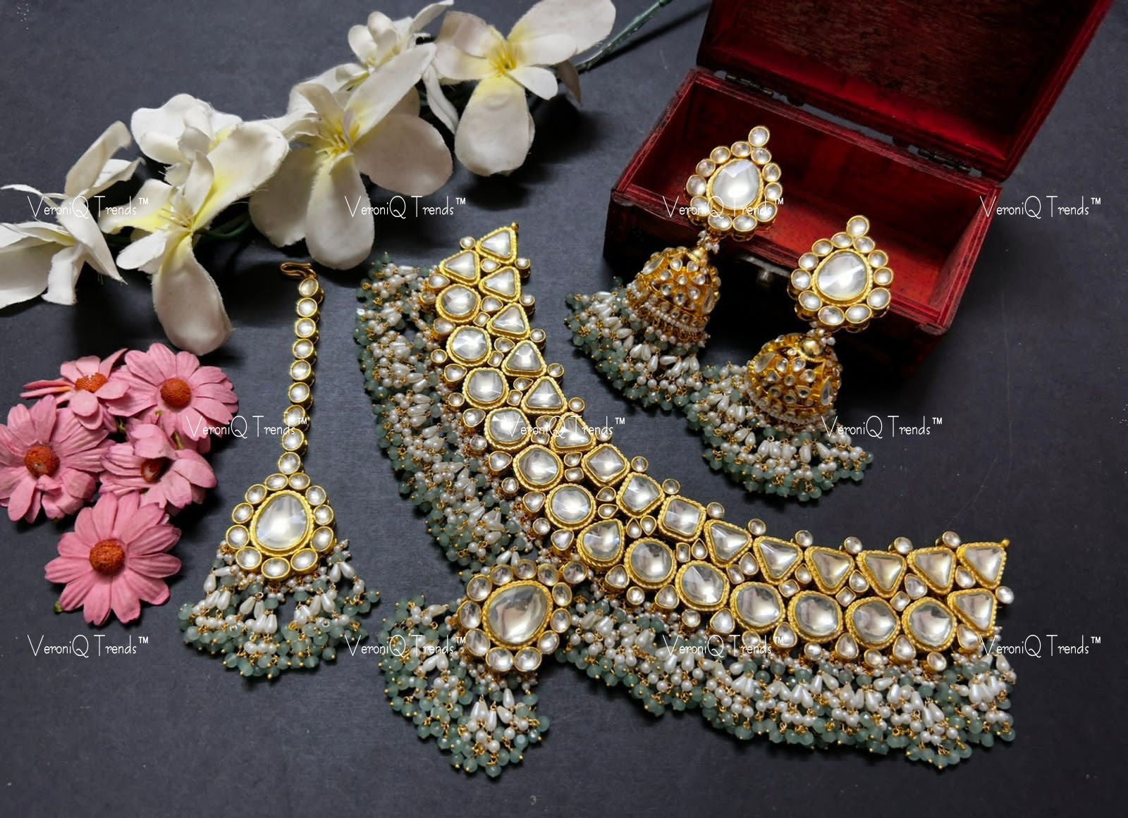 VeroniQ Trends-Traditional Bridal Gold Plated Kundan Jadau Pachi Kundan Pachi Kundan-Gold Plated-Wedding Jewellery-Punjabi Jewellery-South Indian-Thappa Jewellery