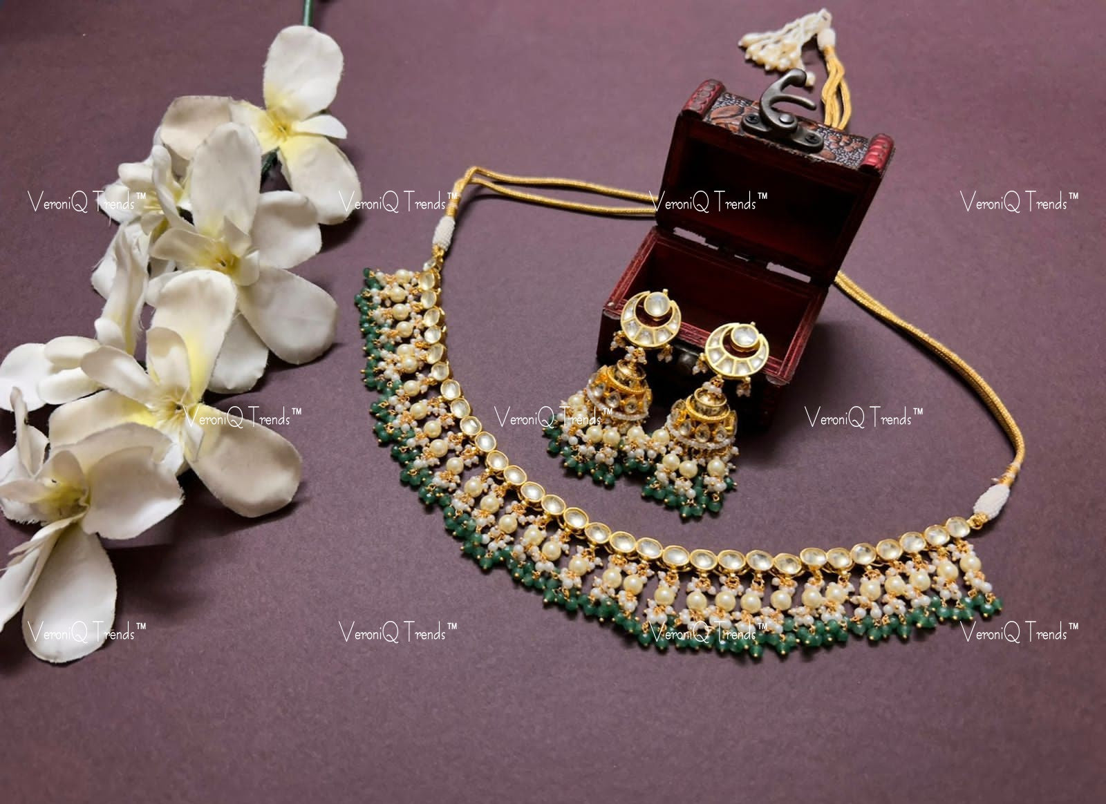 VeroniQ Trends-Traditional Kundan Jadau Gold Plated Pachi Kundan Choker Necklace Pachi Kundan-Gold Plated-Wedding Jewellery-Punjabi Jewellery-South Indian-Thappa Jewellery